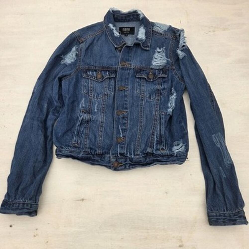 Almost Famous Cropped Demin Jean jacket Womens Size Medium Distressed